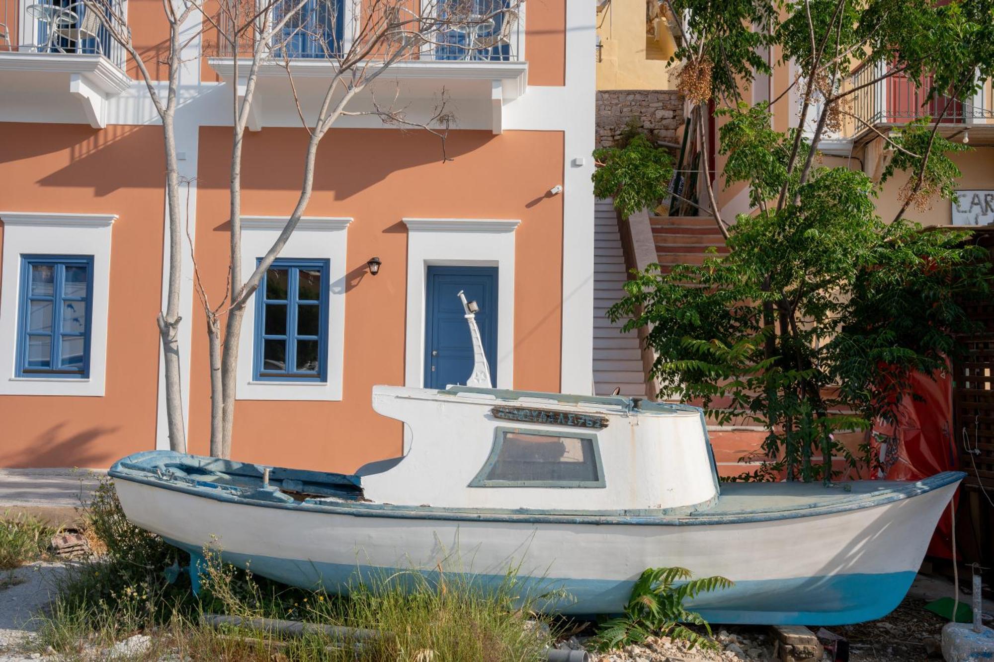 Porto Harani Seaside Apartments Đảo Sými Ngoại thất bức ảnh