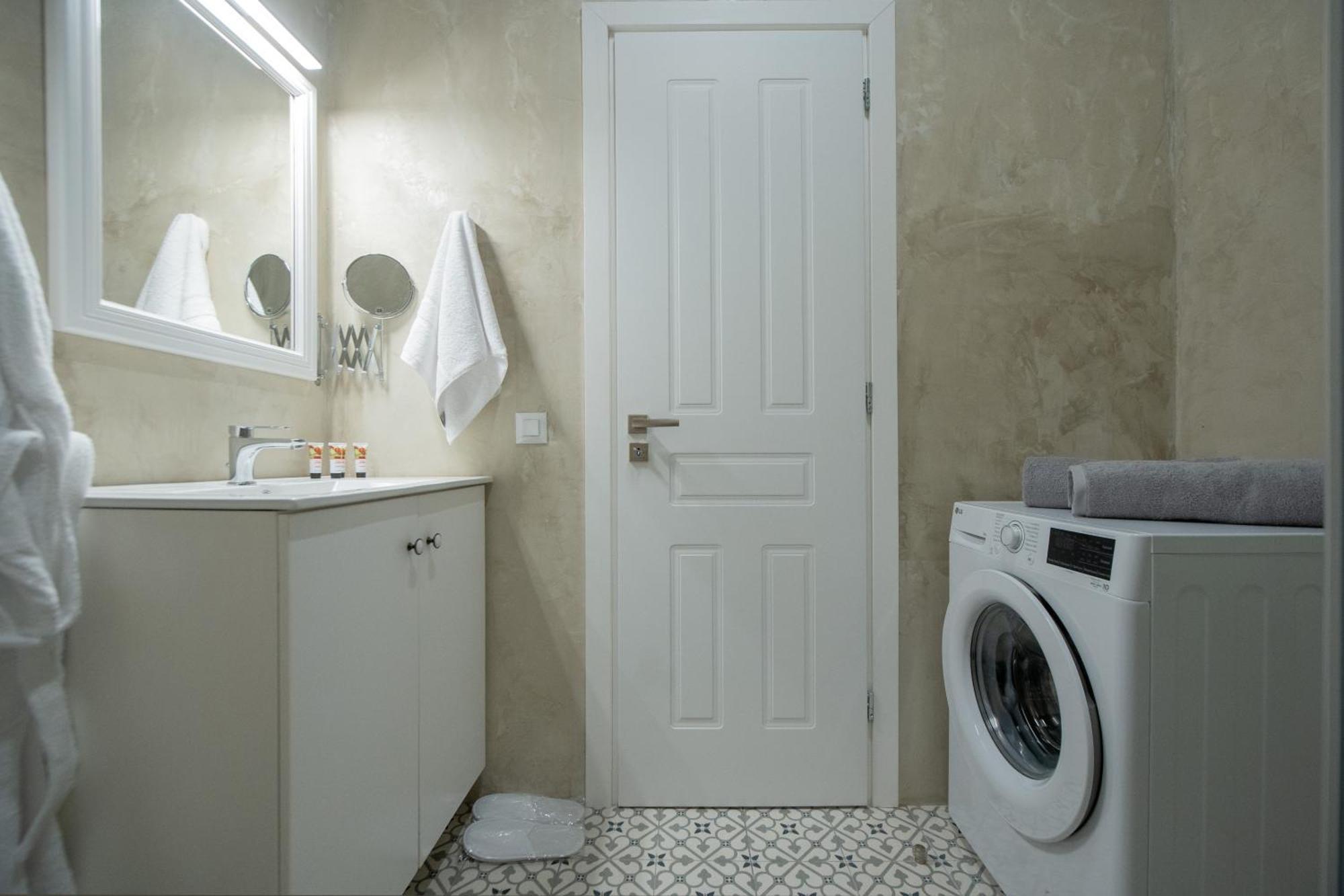 Porto Harani Seaside Apartments Đảo Sými Ngoại thất bức ảnh