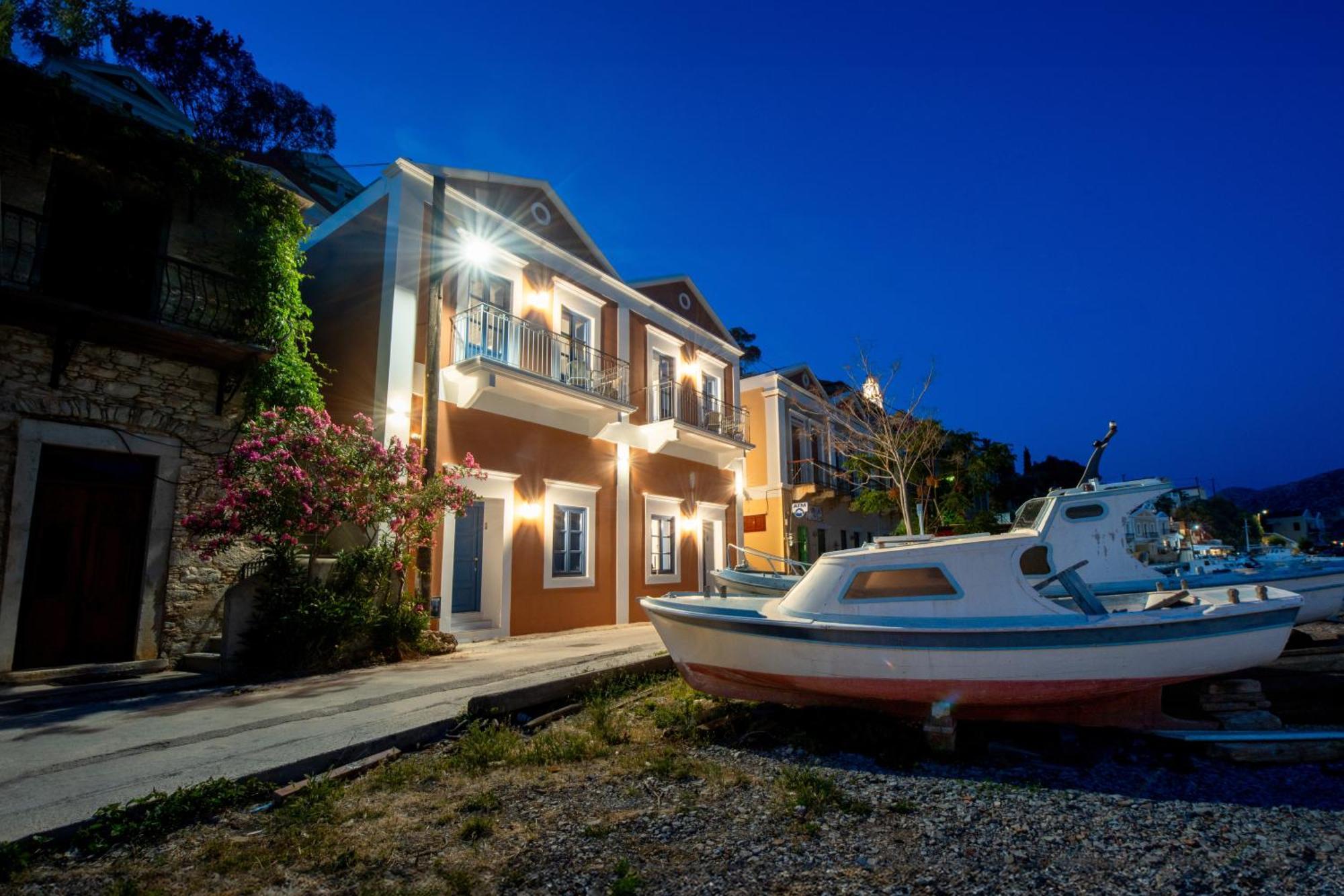Porto Harani Seaside Apartments Đảo Sými Ngoại thất bức ảnh